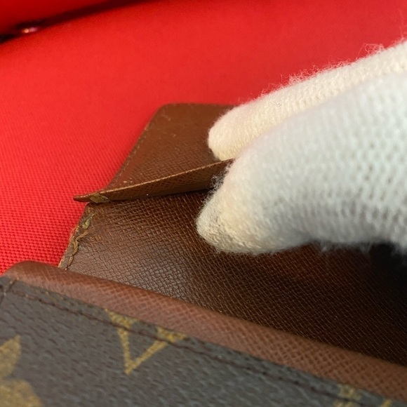 Louis Vuitton Wallet  - Authentic - Picture 11 of 16